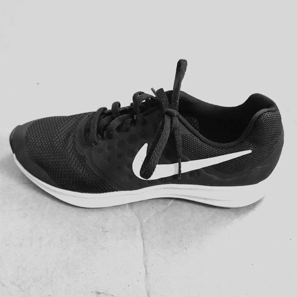 Nike Downshifter 7 Women’s Shoes Black Running Casual Athletic Sneakers Size 7